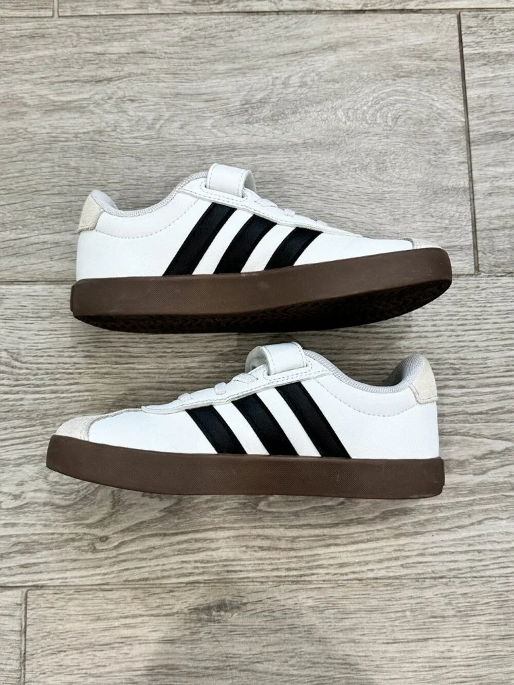 Adidas VL Court 3.0 Kids Skateboarding Sneakers Size 2